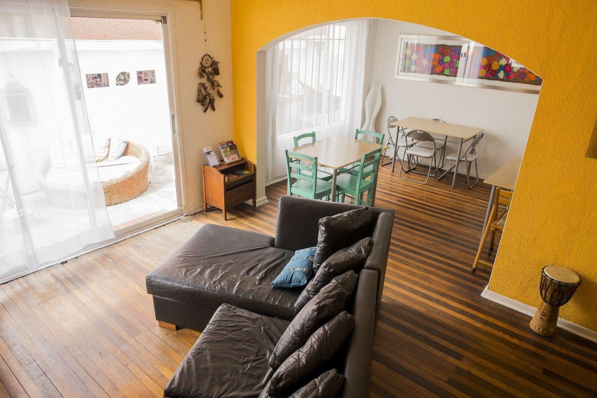 Hostel Jaguar Vina del Mar Esterno foto